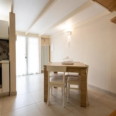 Holiday home Antica Dimora Storica La Finestra Sul Campanile *