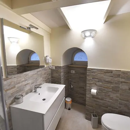 Antica Dimora Storica La Finestra Sul Campanile *