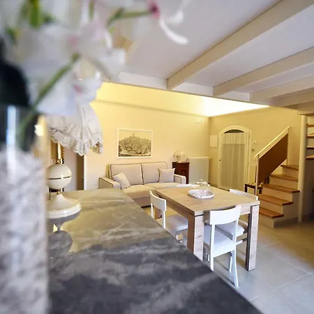 Antica Dimora Storica La Finestra Sul Campanile Dom wakacyjny *